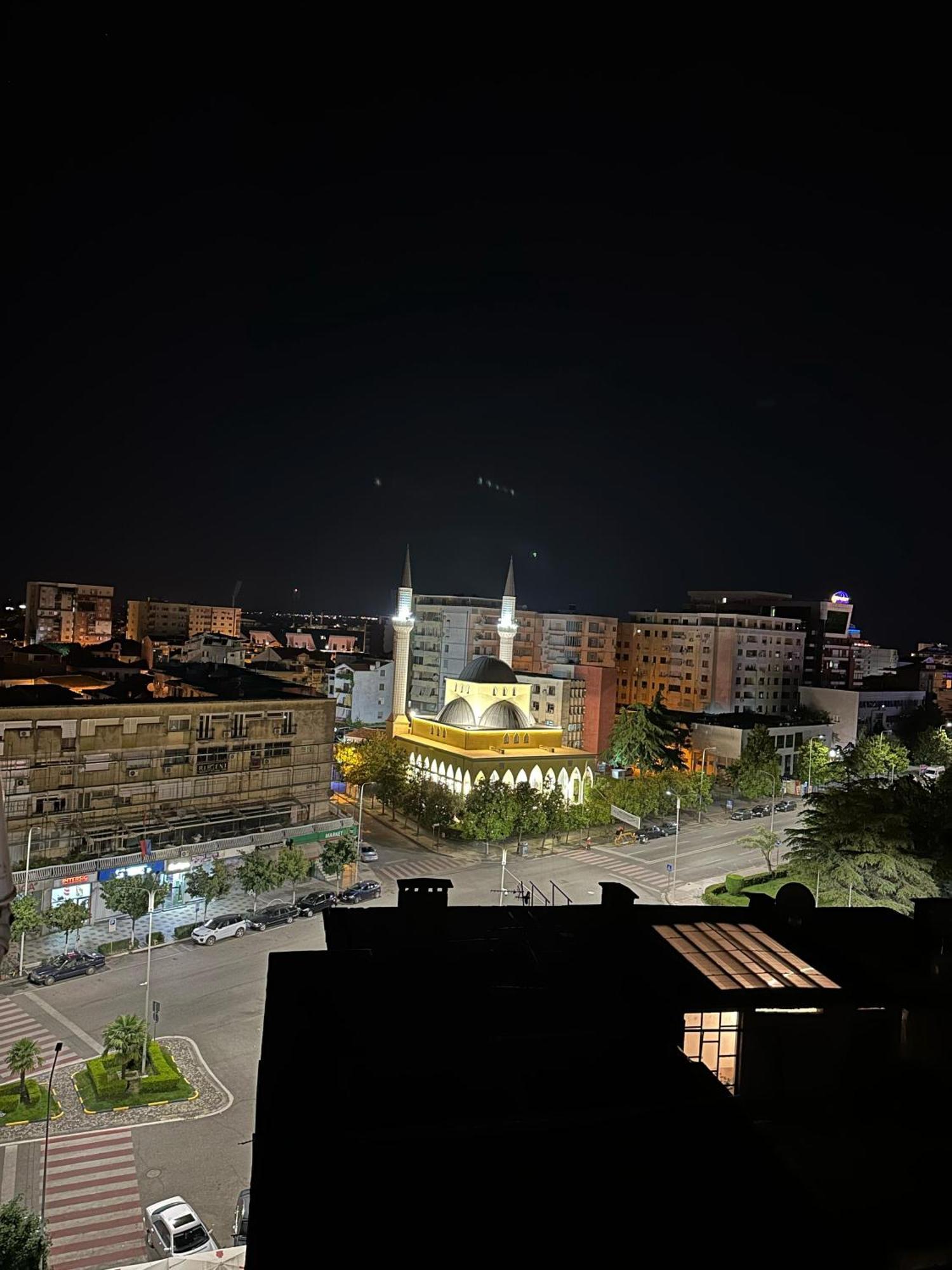 Amy'S Luxury Appartment Shkodra Zimmer foto